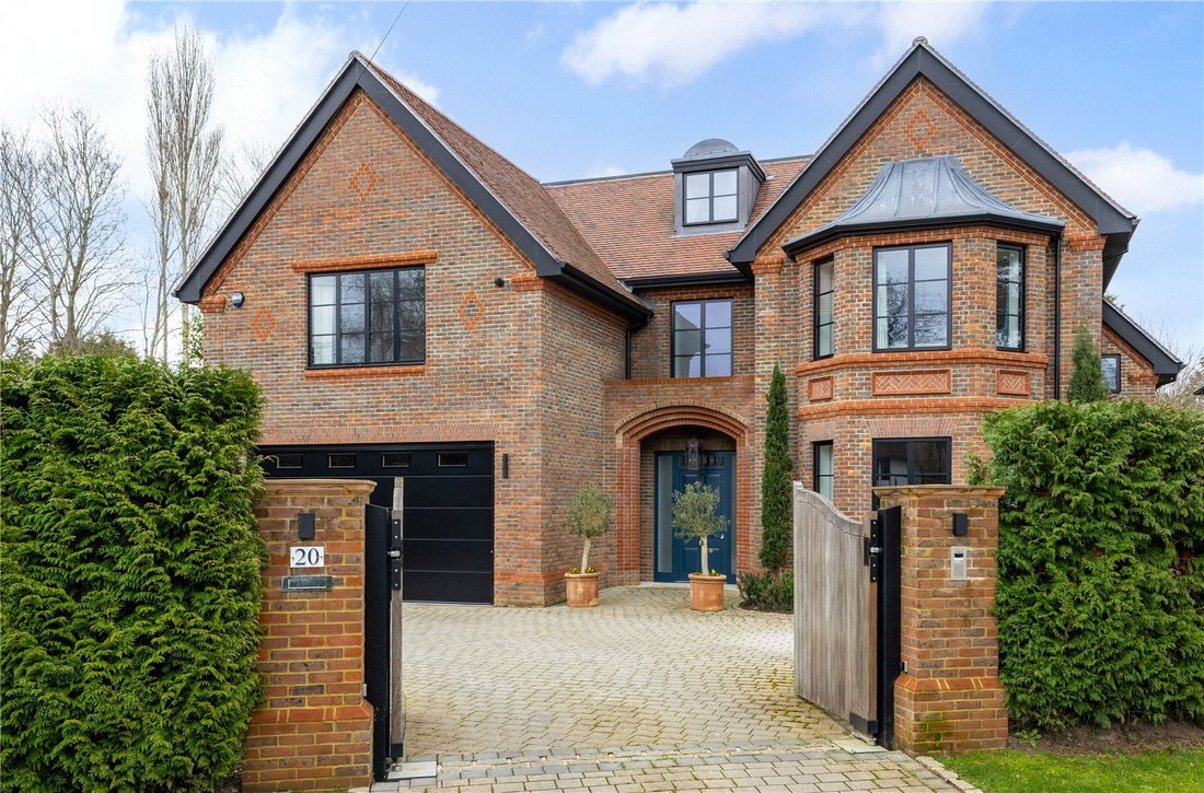 House in Fairmile, Elmbridge, England 1 - 18587073