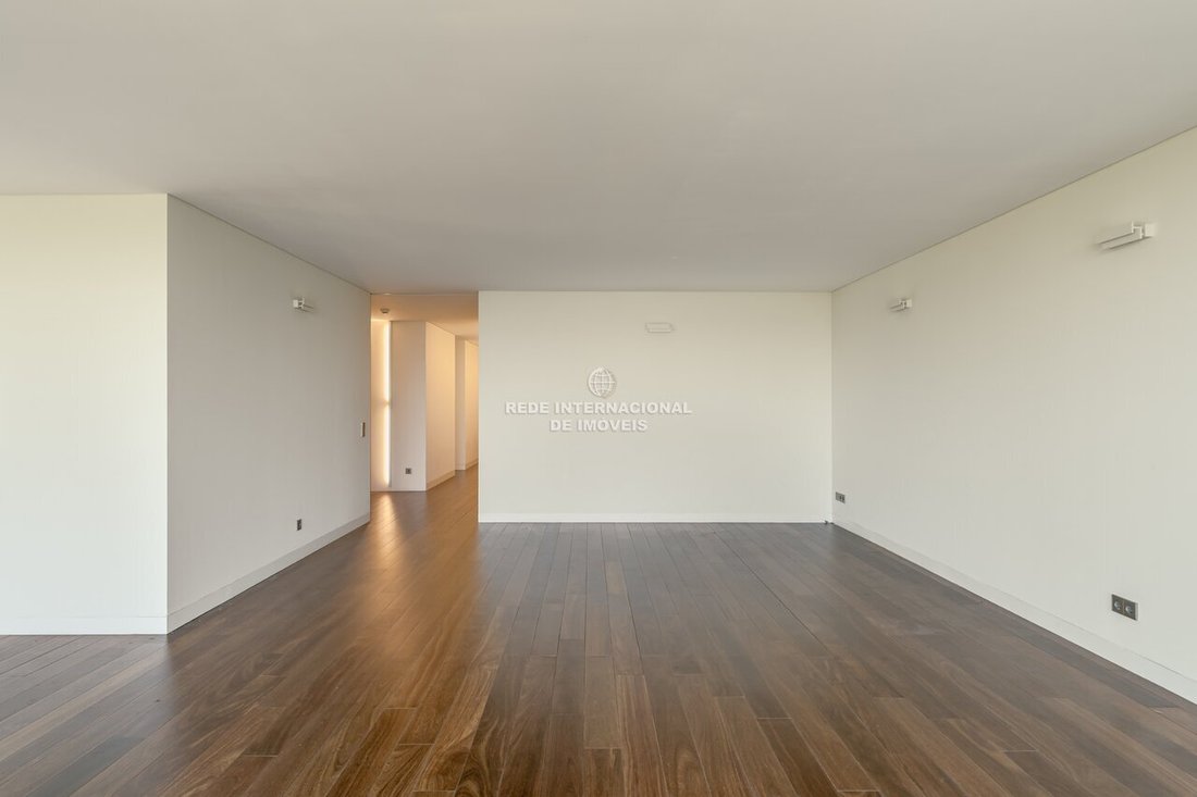 Apartment in Estoril, Cascais e Estoril, Lisbon 4 - 18587258