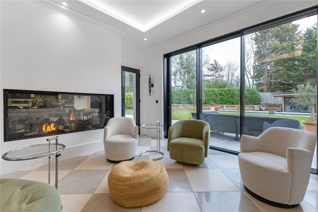 House in Fairmile, Elmbridge, England 4 - 18587073