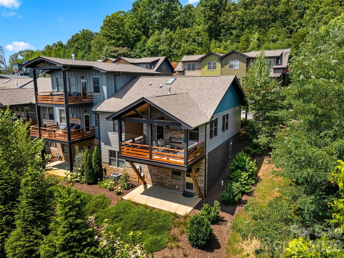 Villa in Asheville, North Carolina, United States 2 - 18587215