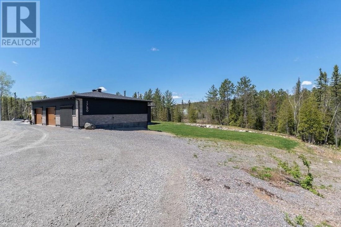 House in Greater Sudbury, Ontario, Canada 3 - 18587099