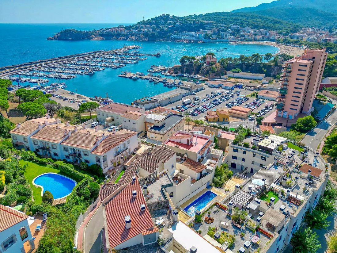 Apartment in Sant Feliu de Guixols, Catalonia, Spain 2 - 18587265