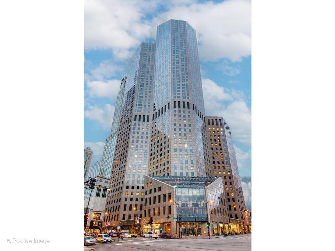 Condo in Chicago, Illinois, United States 1 - 18587213