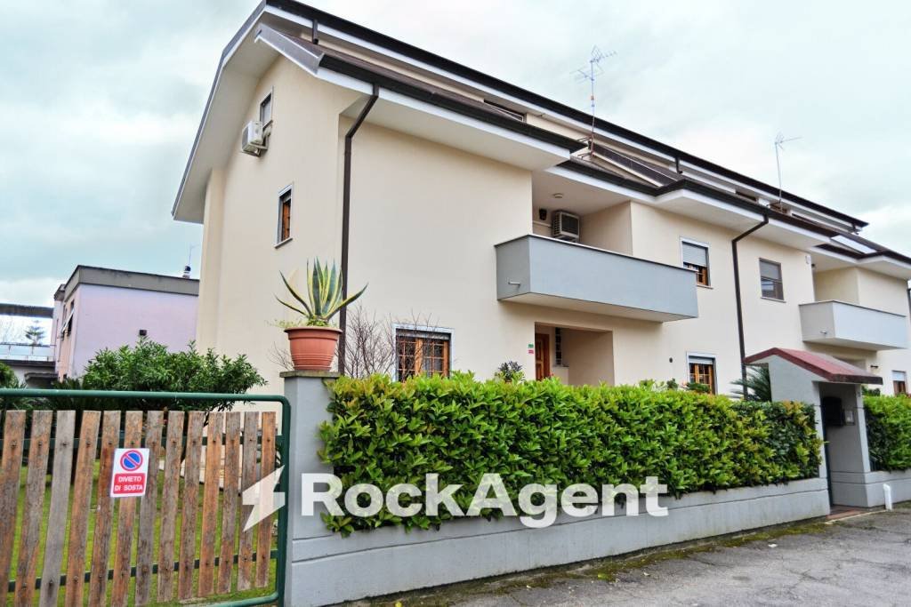 Villa in Europe-Italy, Latina, Italy 2 - 18587389