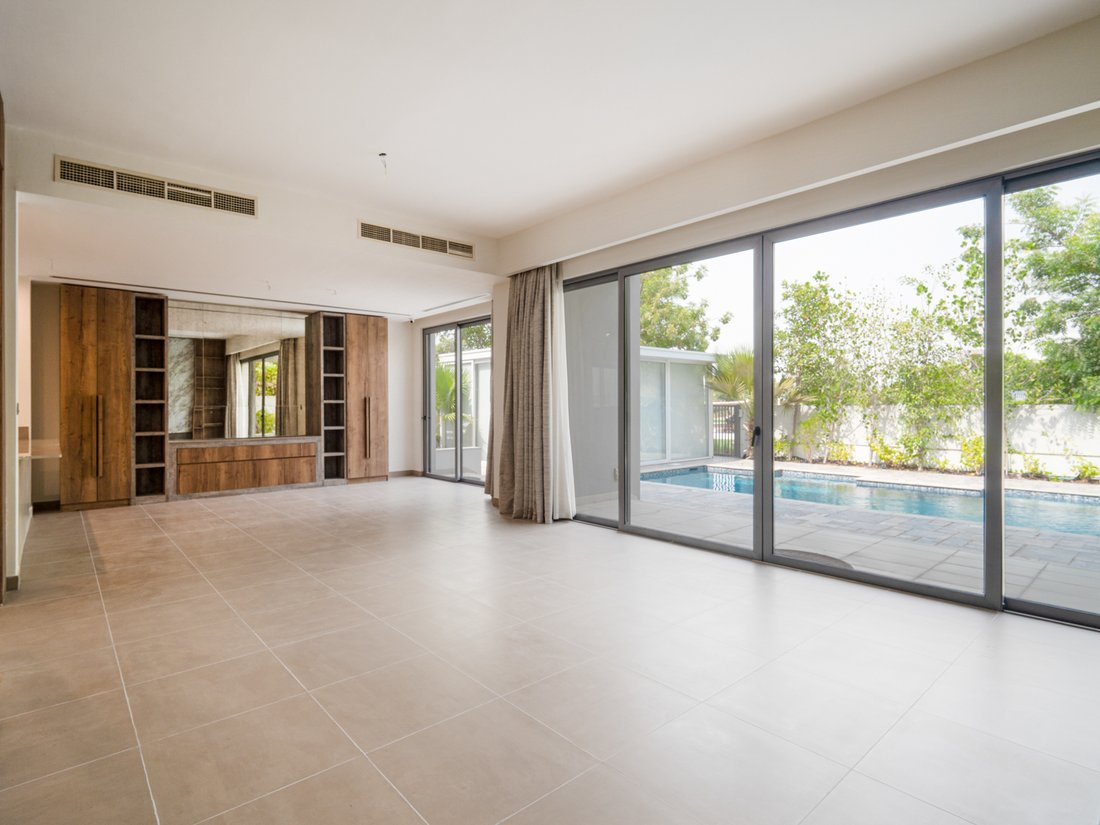Villa in Hadaeq Sheikh Mohammed Bin Rashid, Dubai, United Arab Emirates 2 - 18587320