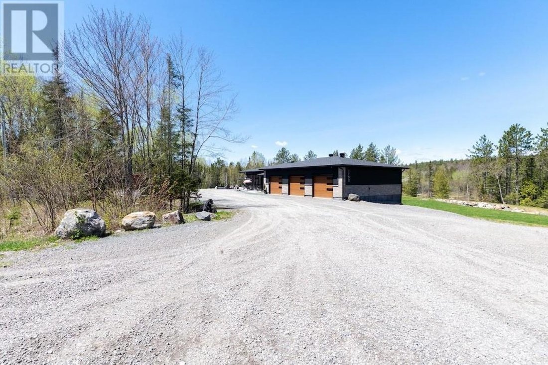 House in Greater Sudbury, Ontario, Canada 2 - 18587099