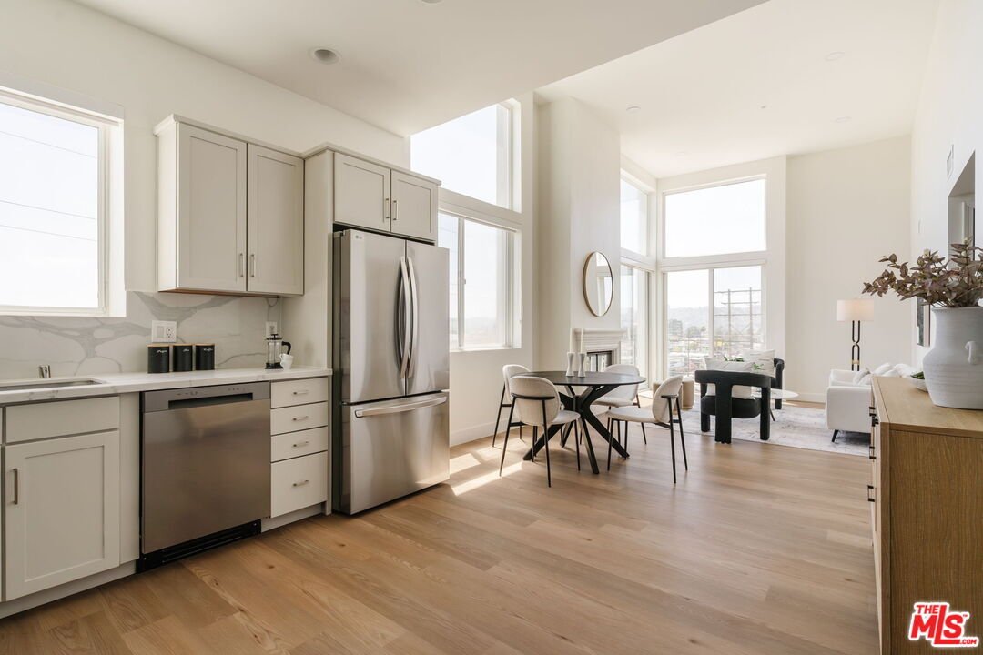 Condo in Los Angeles, California, United States 5 - 18587203