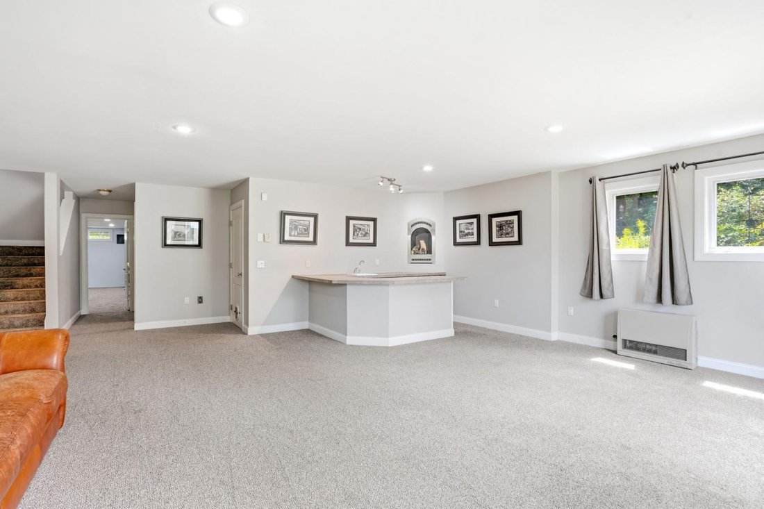 House in Concord, New Hampshire, United States 4 - 18587125