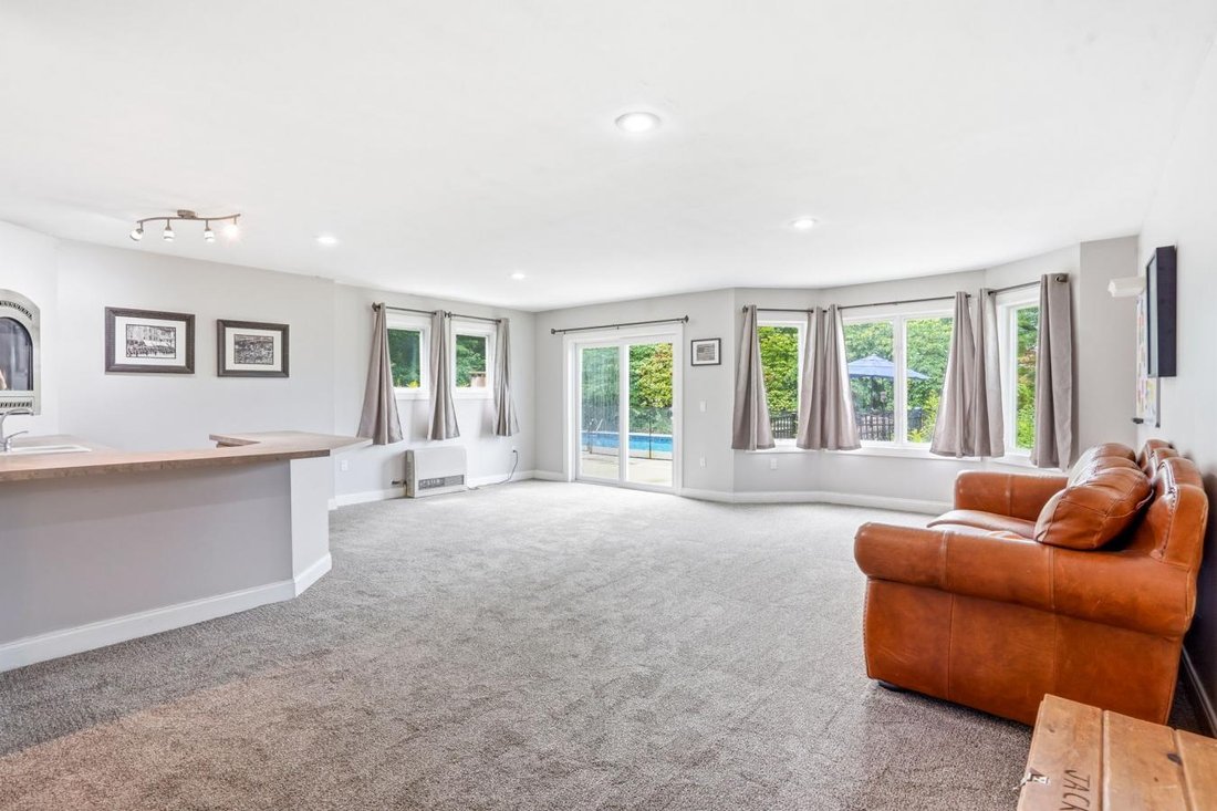 House in Concord, New Hampshire, United States 3 - 18587125