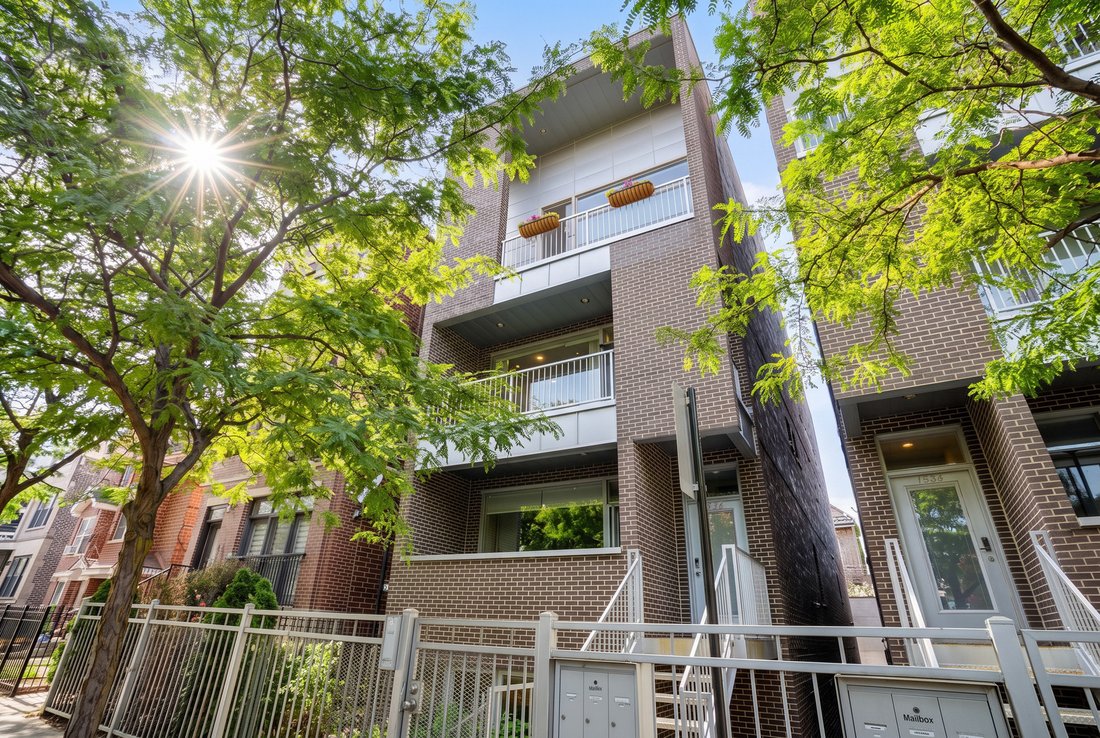 Condo in Chicago, Illinois, United States 1 - 18587211