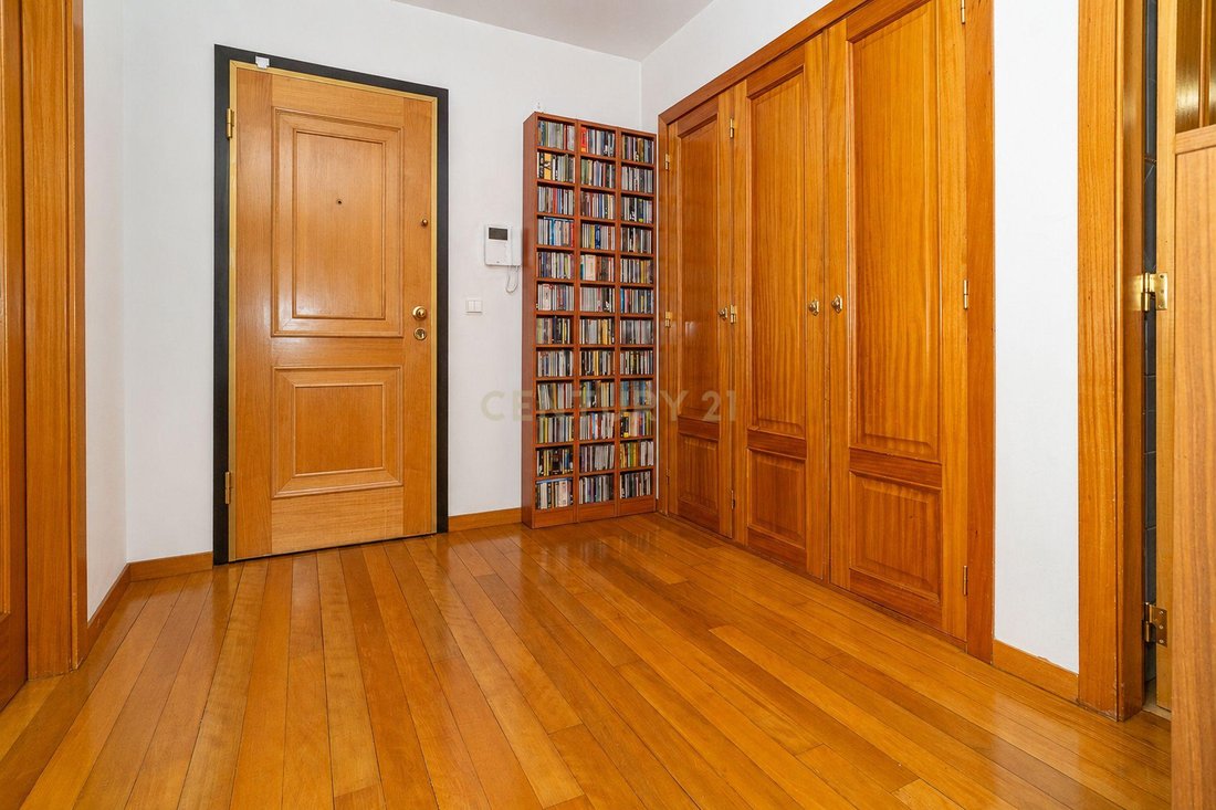 Apartment in Santo Antonio dos Olivais, Coimbra District, Portugal 2 - 18587140