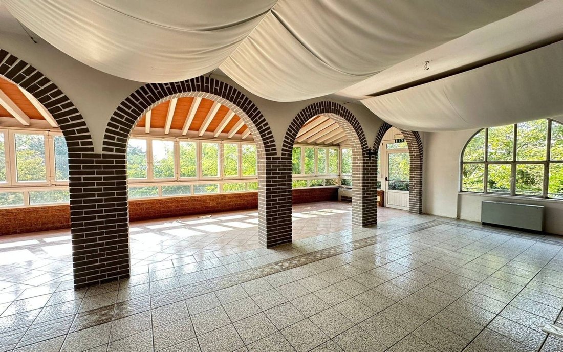 Estate in Capriate San Gervasio, Lombardy, Italy 5 - 18587382