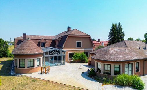 Palterndorf-Dobermannsdorf, Lower Austria, Austria 1