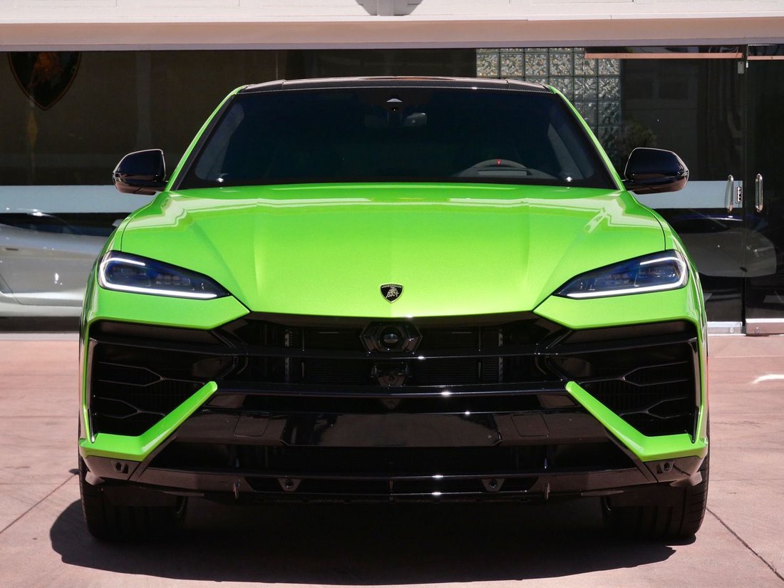 Suv in Beverly Hills, CA, United States 5 - 18546506