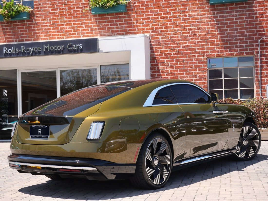Coupe in Beverly Hills, CA, United States 2 - 18587388