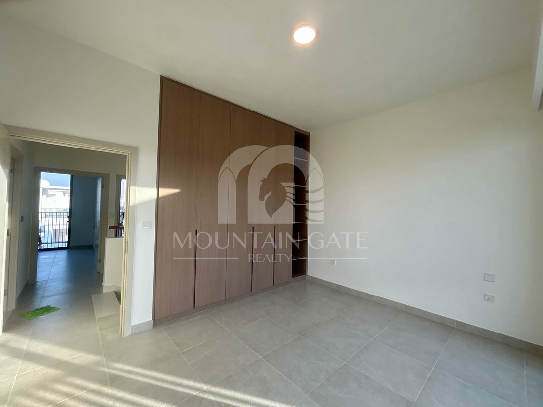 Townhouse in Ud al Bayda, Dubai, United Arab Emirates 4 - 18587572