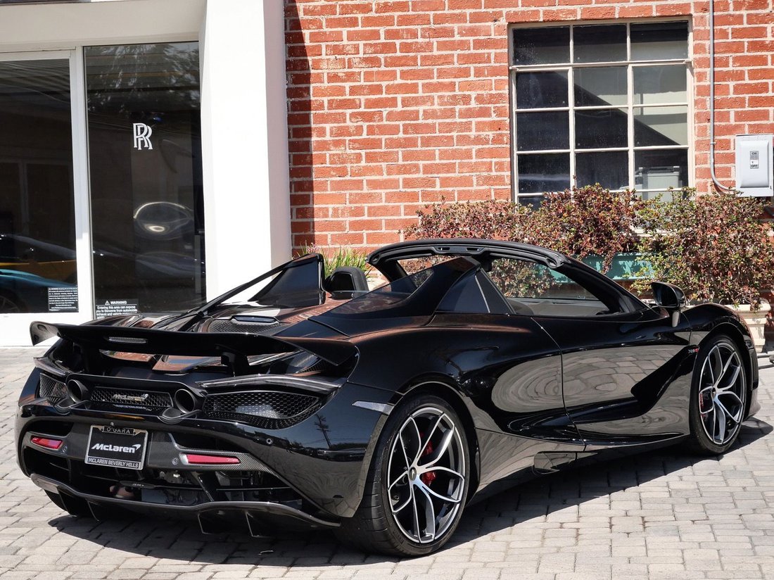 Cabriolet in Beverly Hills, CA, United States 4 - 18587373