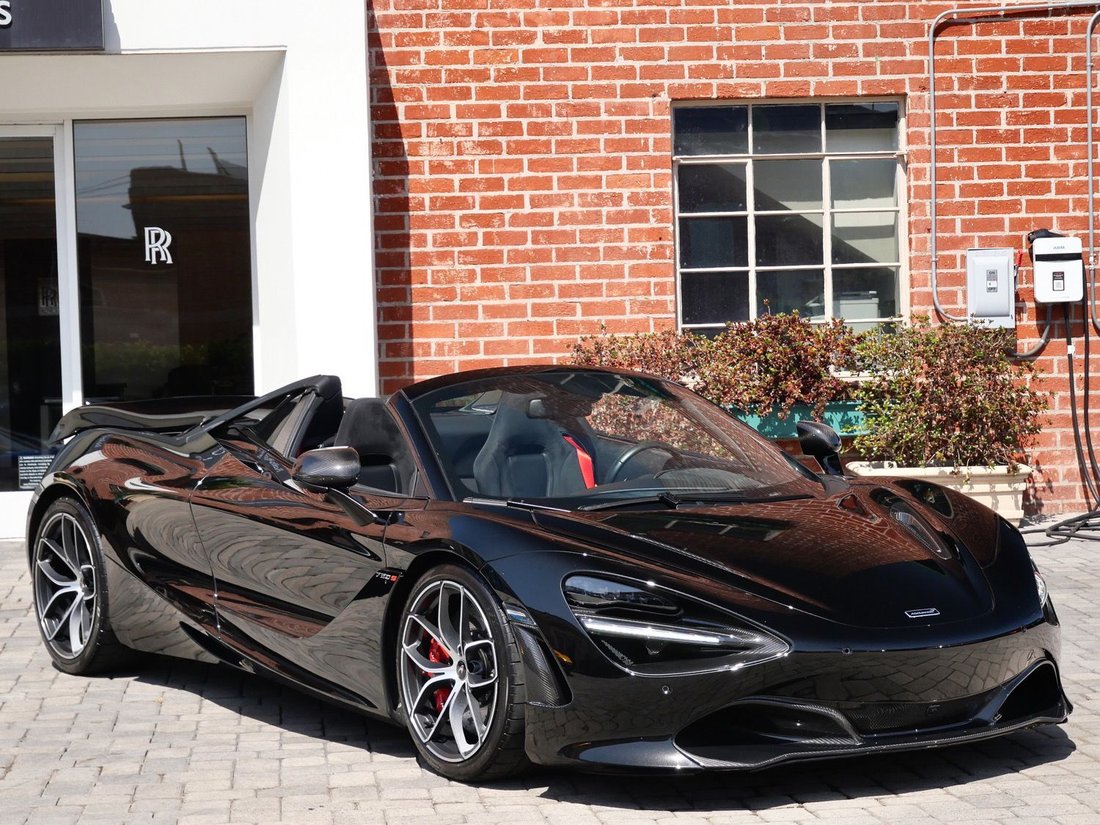 Cabriolet in Beverly Hills, CA, United States 1 - 18587373
