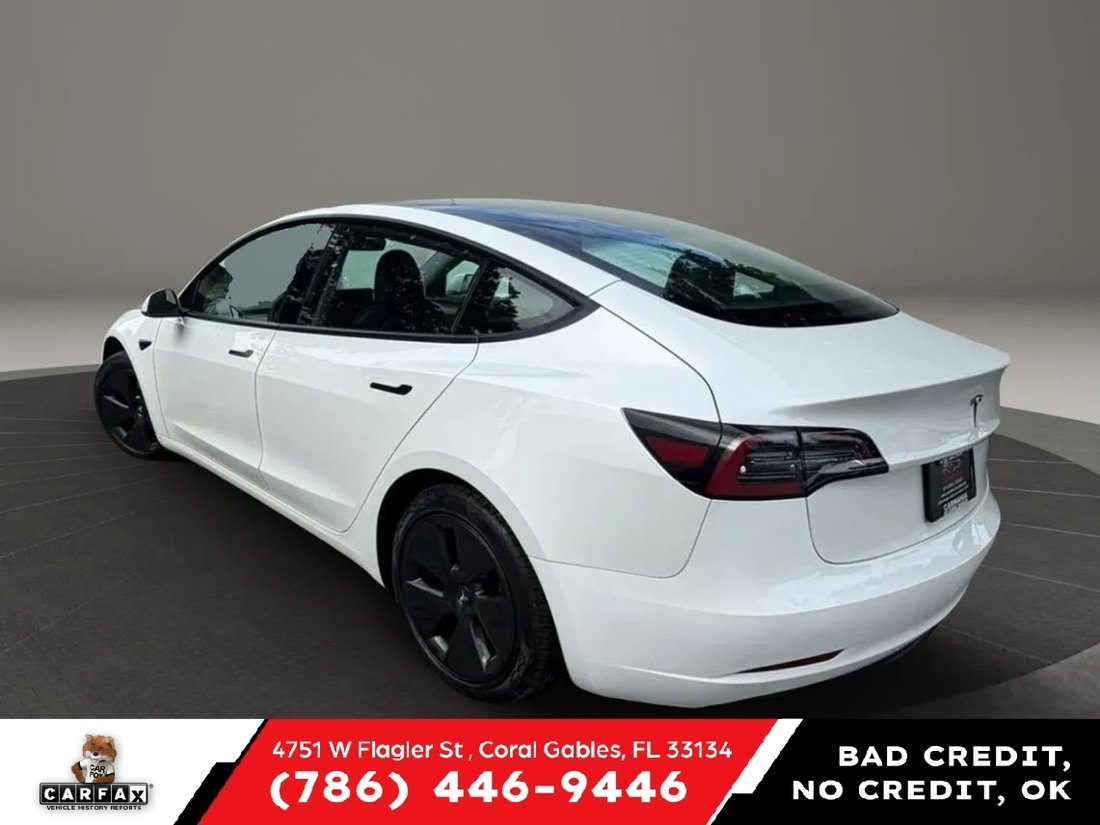 Sedan in Coral Gables, FL, United States 4 - 18587427
