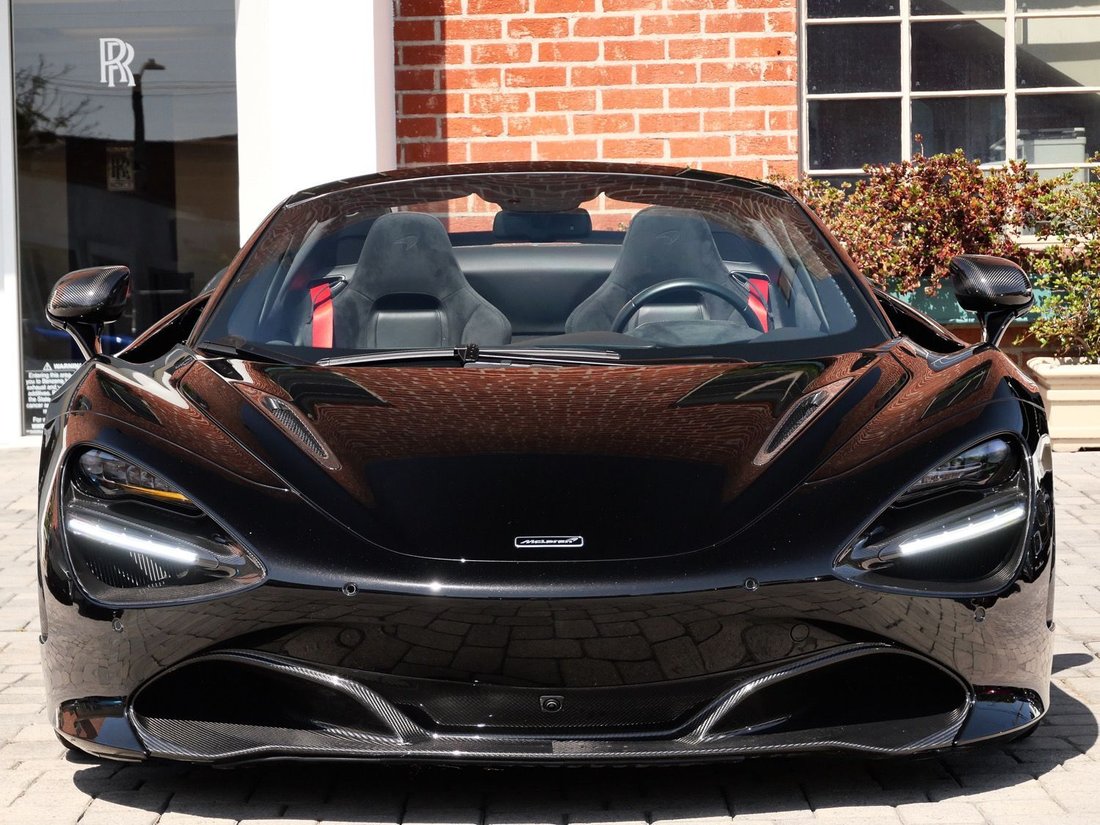Cabriolet in Beverly Hills, CA, United States 2 - 18587373