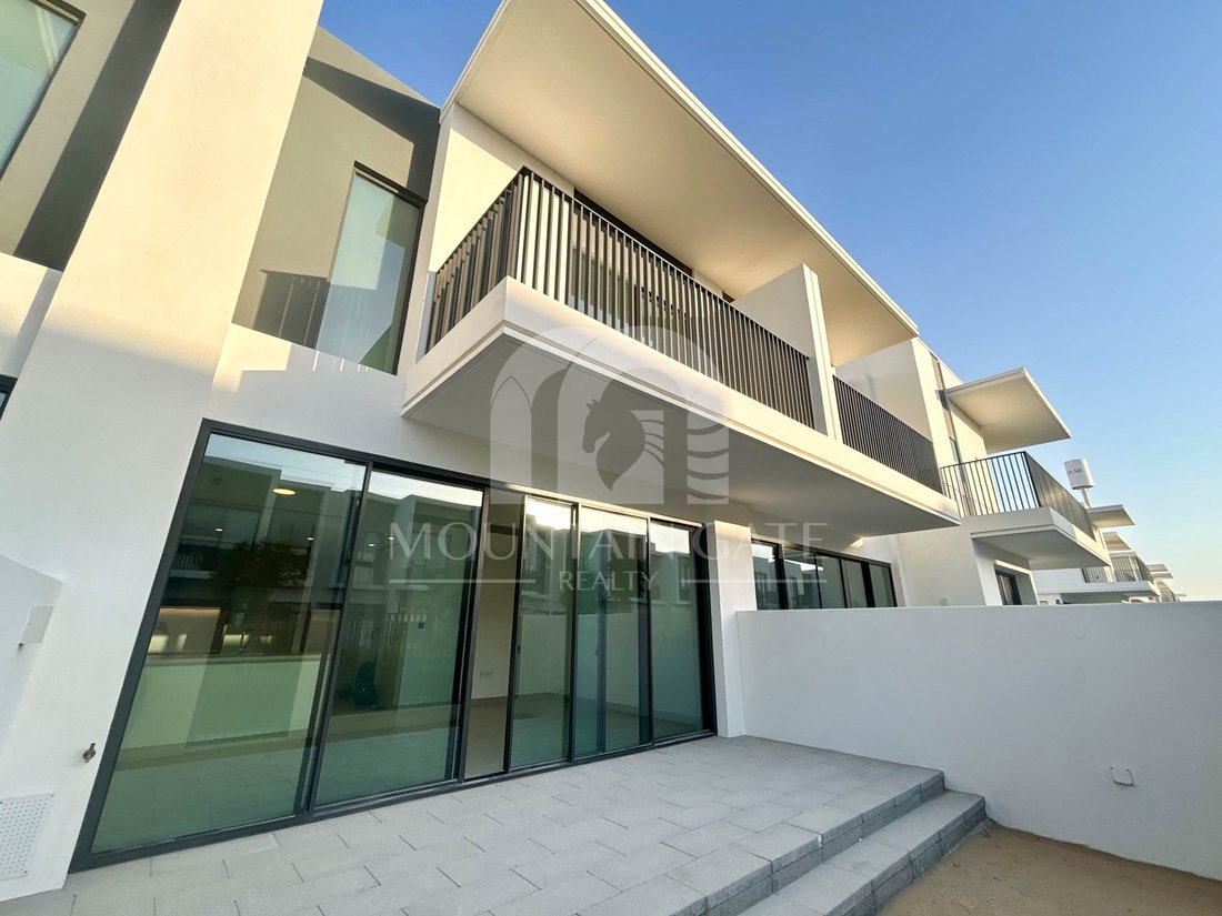 Townhouse in Ud al Bayda, Dubai, United Arab Emirates 3 - 18587572