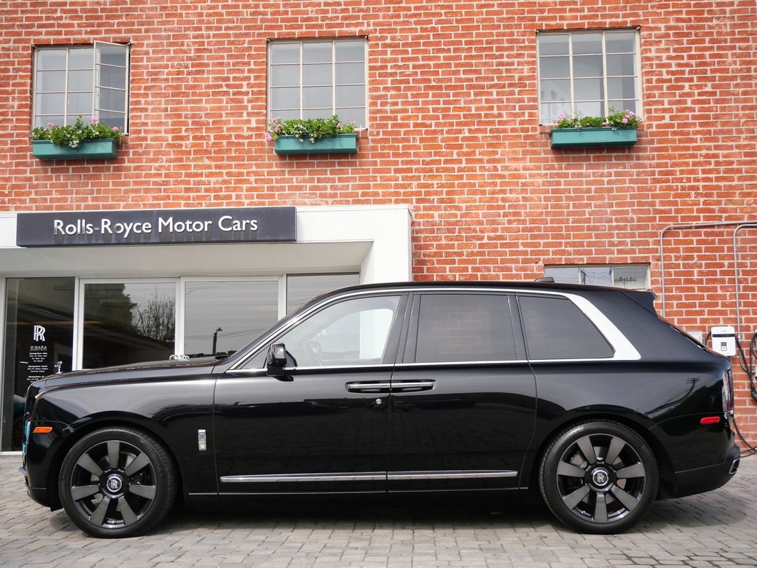 Suv in Beverly Hills, CA, United States 3 - 18587375
