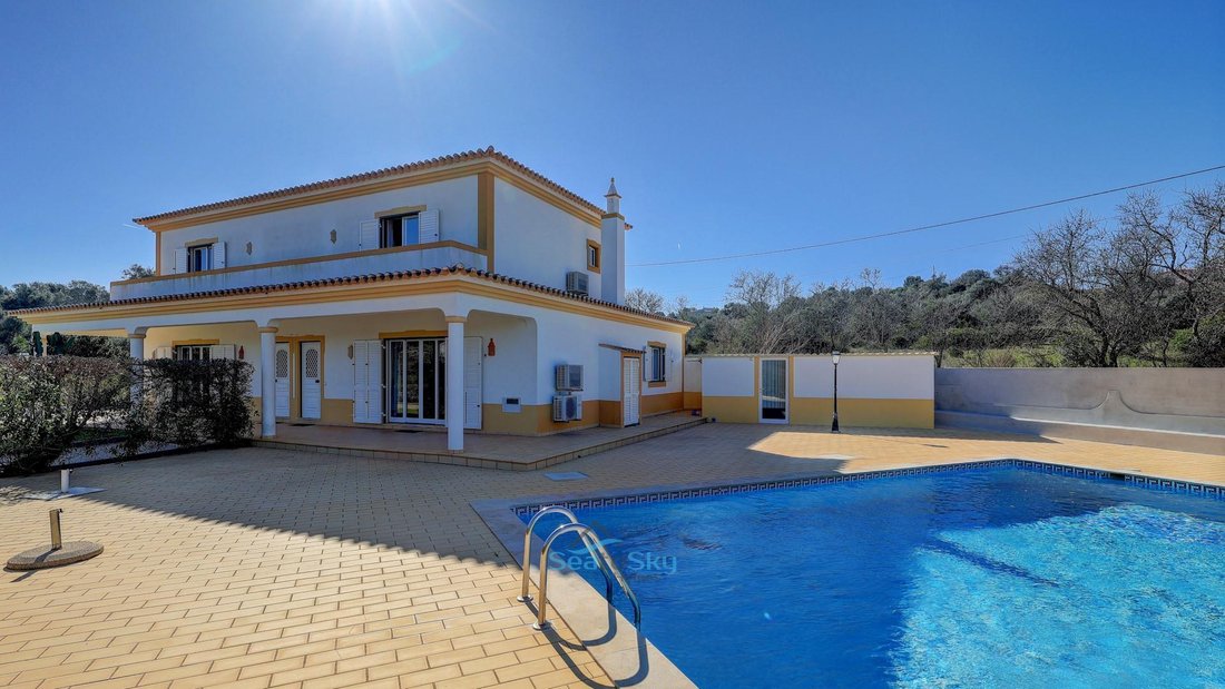 House in Lagoa e Carvoeiro, Algarve, Portugal 1 - 18587390