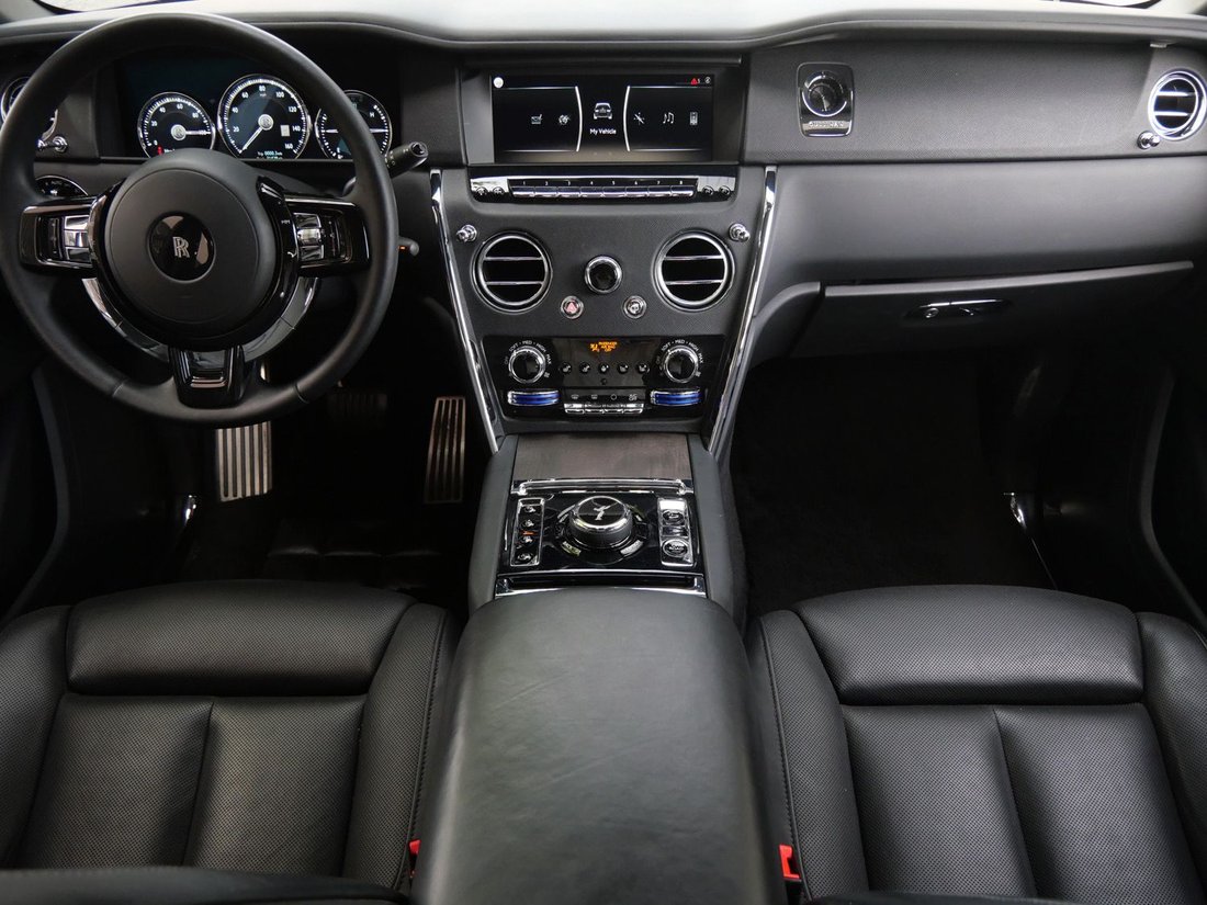 Suv in Beverly Hills, CA, United States 4 - 18587375