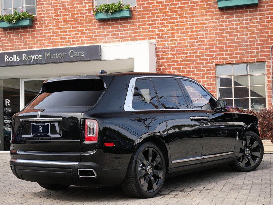 Suv in Beverly Hills, CA, United States 2 - 18587375