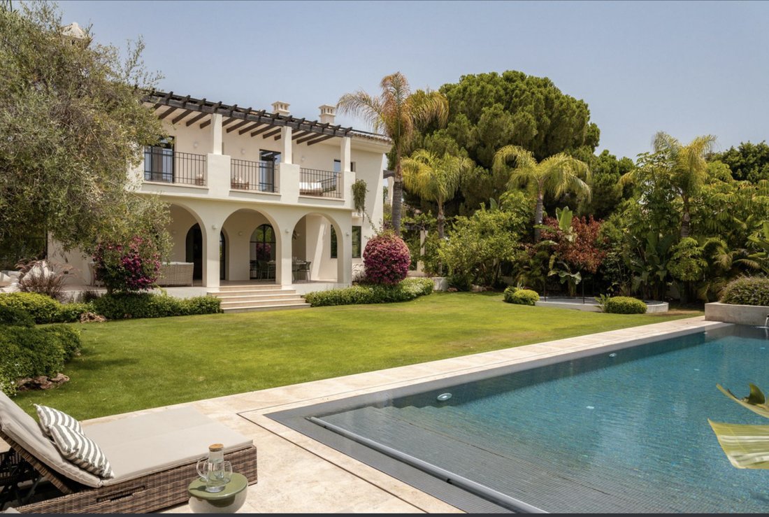 Villa in San Pedro de Alcantara, Andalusia, Spain 1 - 18587649