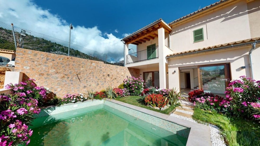 Townhouse in Alaro, Balearic Islands, Spain 1 - 18587668