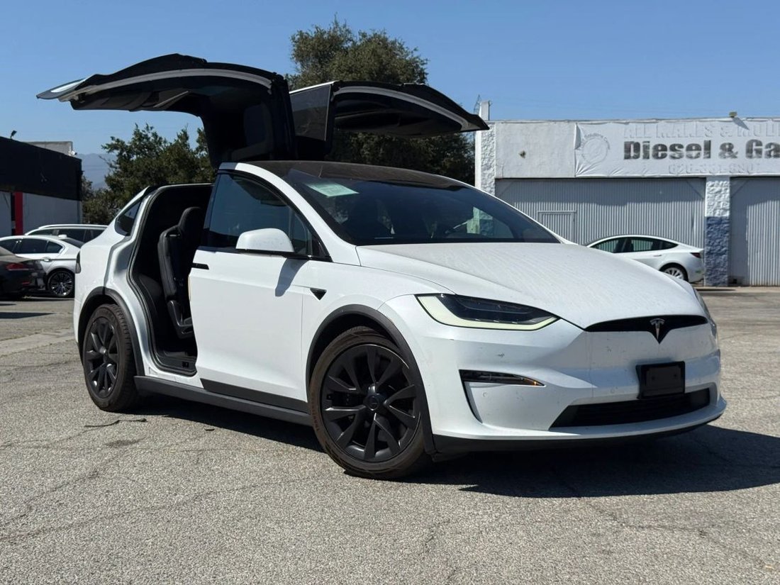 Suv in Azusa, CA, United States 1 - 18587491