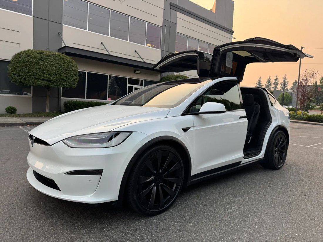 Suv in Bellevue, WA, United States 5 - 18587489