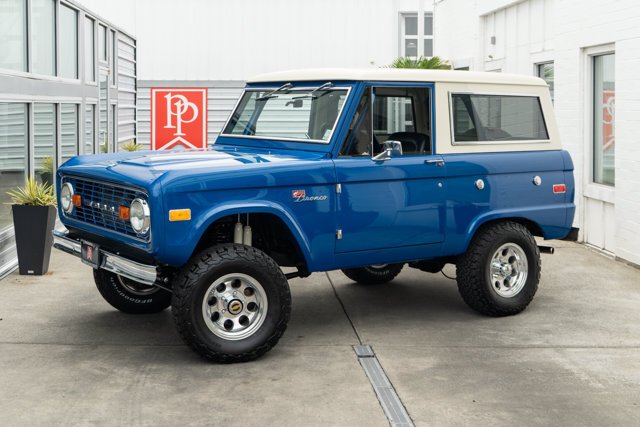Suv in Bellevue, WA, United States 2 - 18587637