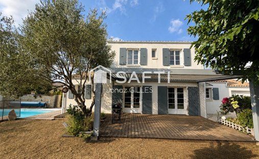 House in Saint-Georges-d'Oleron, Nouvelle-Aquitaine, France 1