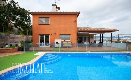 House in Marianao, Sant Boi de Llobregat, Spain 1