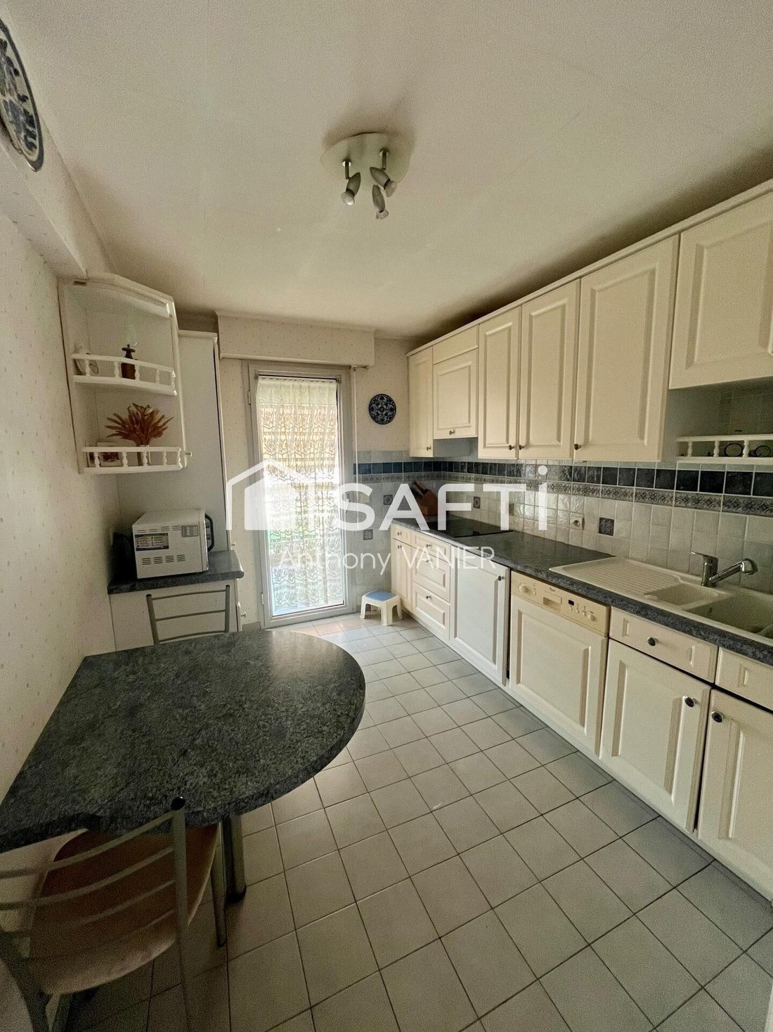 Apartment in Saint-Laurent-du-Var, Provence-Alpes-Côte d'Azur, France 4 - 18588086