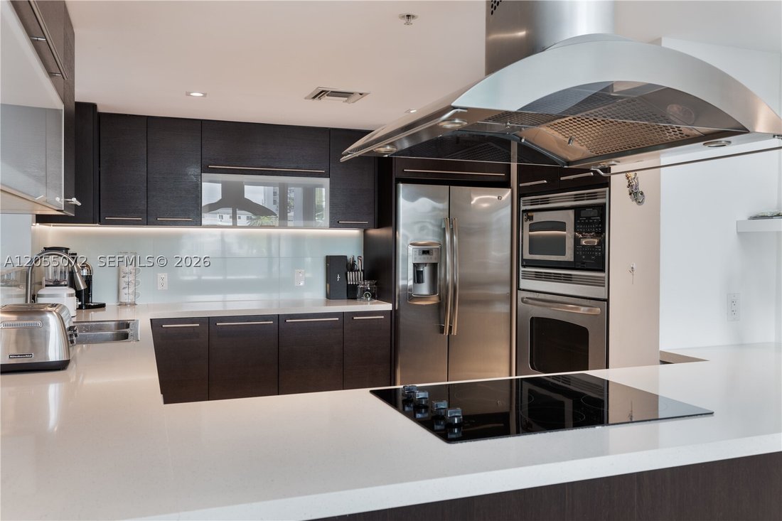 Condo in Miami Beach, Florida, United States 3 - 18587980