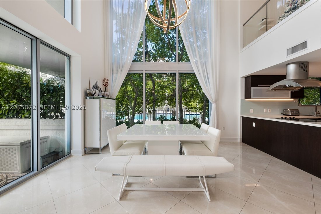 Condo in Miami Beach, Florida, United States 5 - 18587980