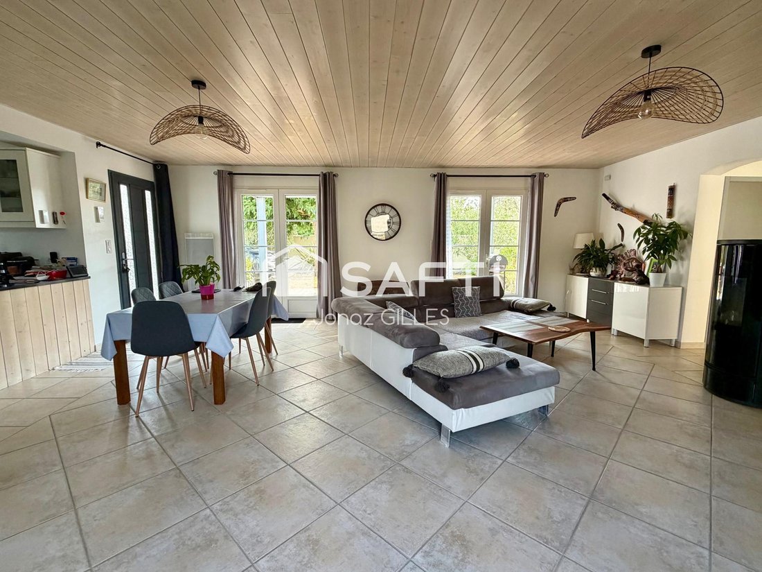 House in Saint-Georges-d'Oleron, Nouvelle-Aquitaine, France 4 - 18588092