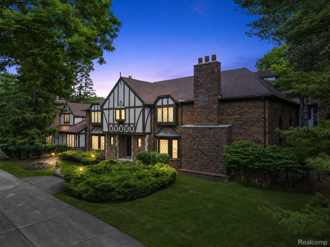 House in Orchard Lake Village, Michigan, United States 3 - 15230029