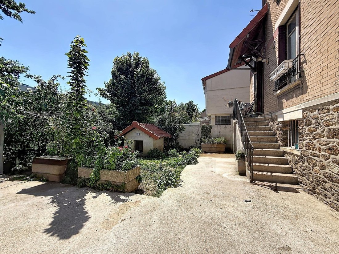 House in Vitry-sur-Seine, Ile-de-France, France 1 - 18035657