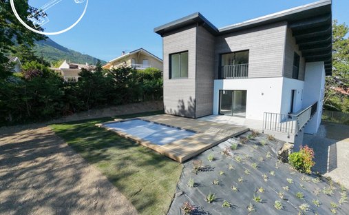 House in Centre Bourg, Claix, France 1