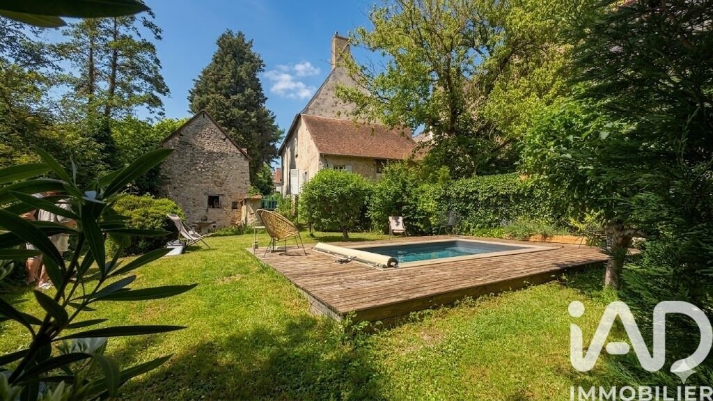 House in Mehun-sur-Yevre, Centre-Val de Loire, France 3 - 18588336