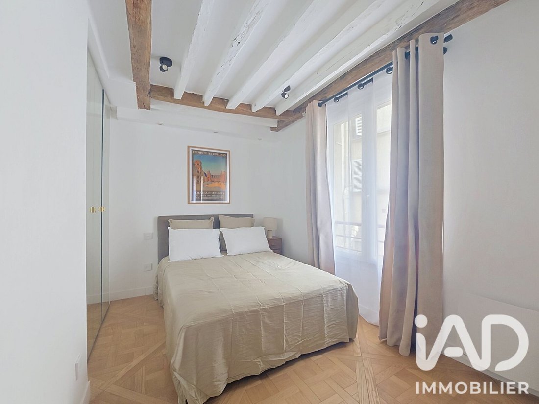 Apartment in Saint Vincent de Paul-Lariboisière, Paris 10e Arrondissement, Paris 4 - 18589752