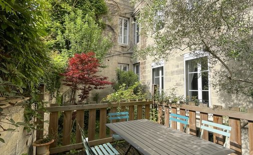 Apartment in Grand Parc-Chartrons-Paul Doumer, Bordeaux, France 1