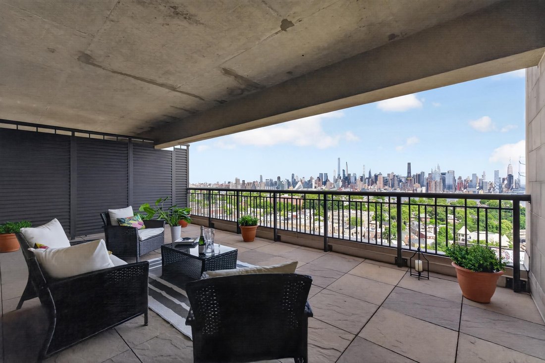 Condo in Union City, New Jersey, United States 1 - 18133096