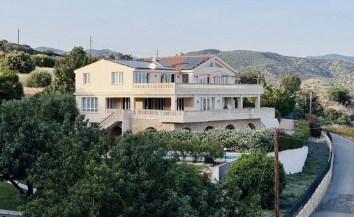 Villa in Akrounta, Limassol, Cyprus 1