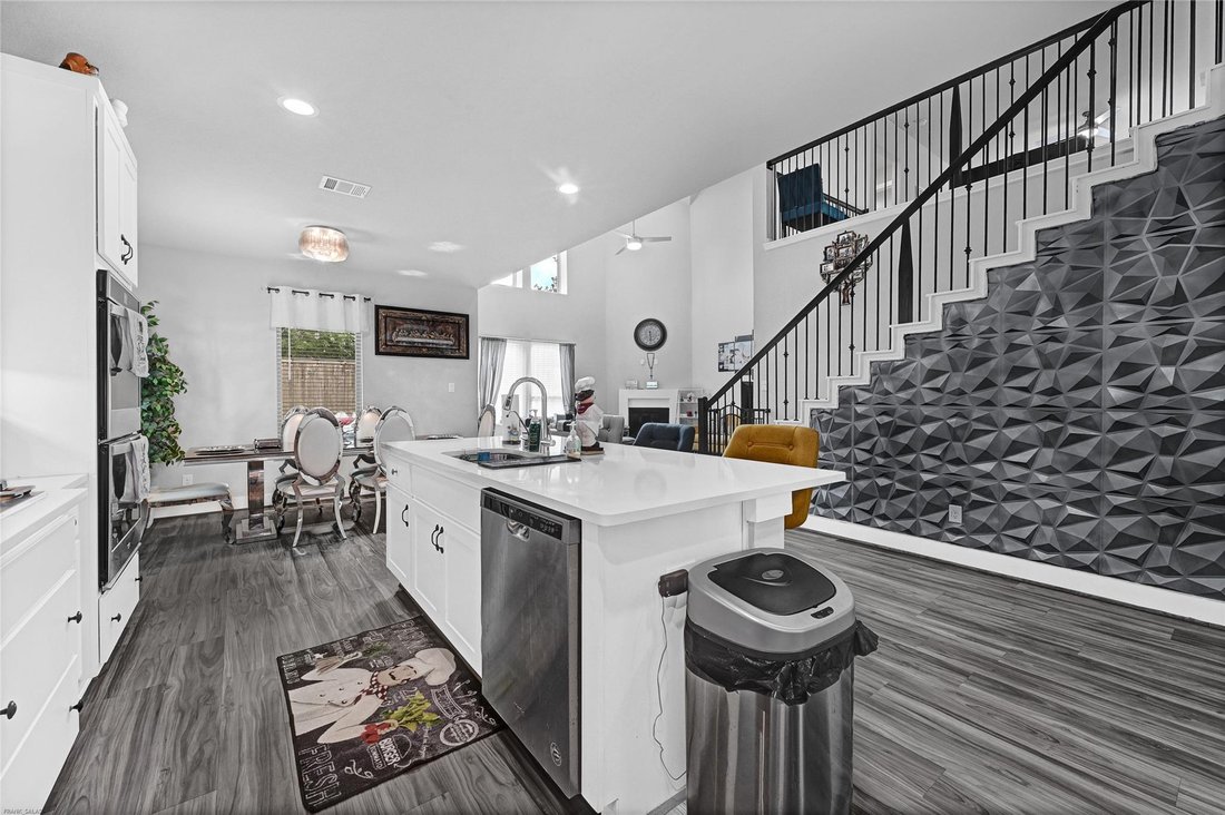 House in Friendswood, Texas, United States 3 - 18592733