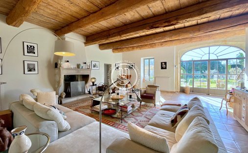 Villa in Saint-Rémy-de-Provence, Provence-Alpes-Côte d'Azur, France 1